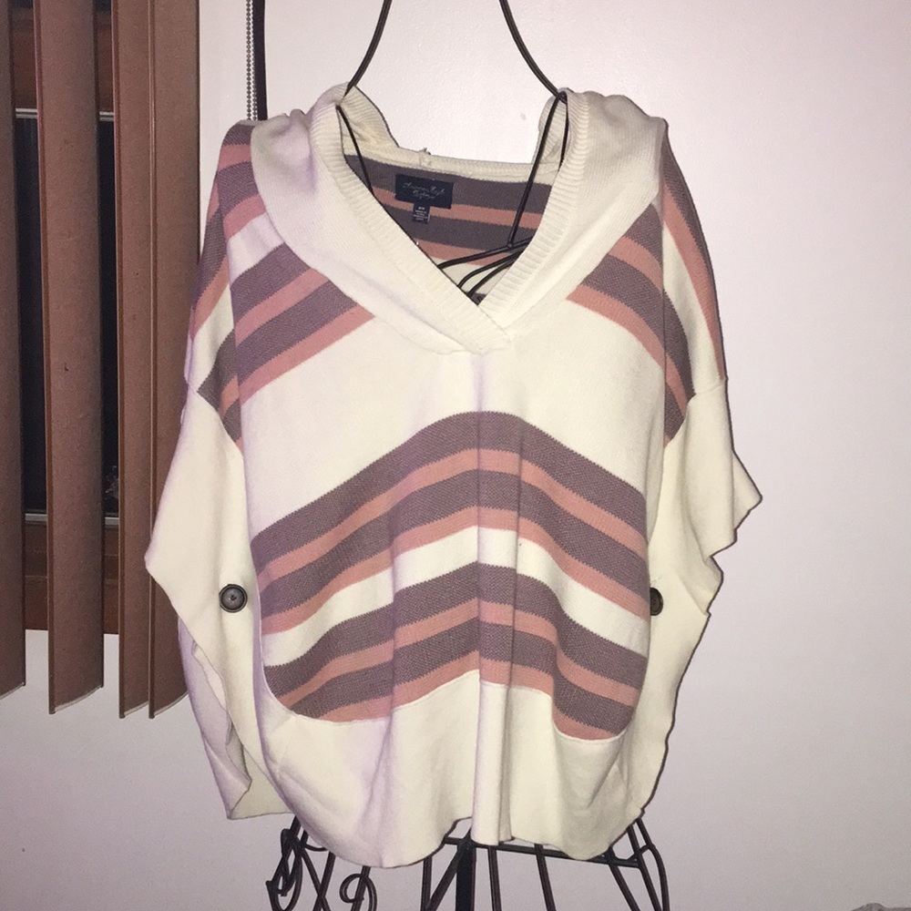 Beautiful woman’s poncho!